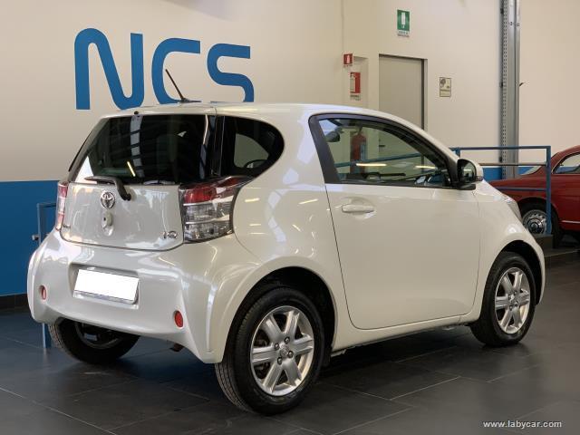 Auto - Toyota iq 1.0