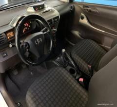 Auto - Toyota iq 1.0
