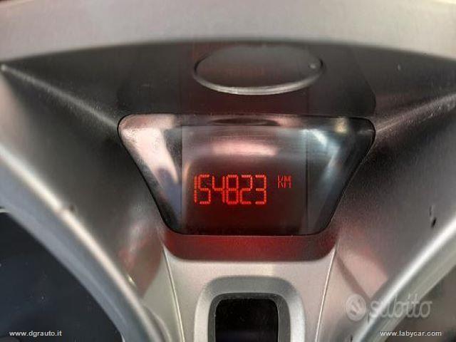 Auto - Ford fiesta 1.4 5p. bz.- gpl titanium