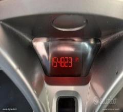 Auto - Ford fiesta 1.4 5p. bz.- gpl titanium