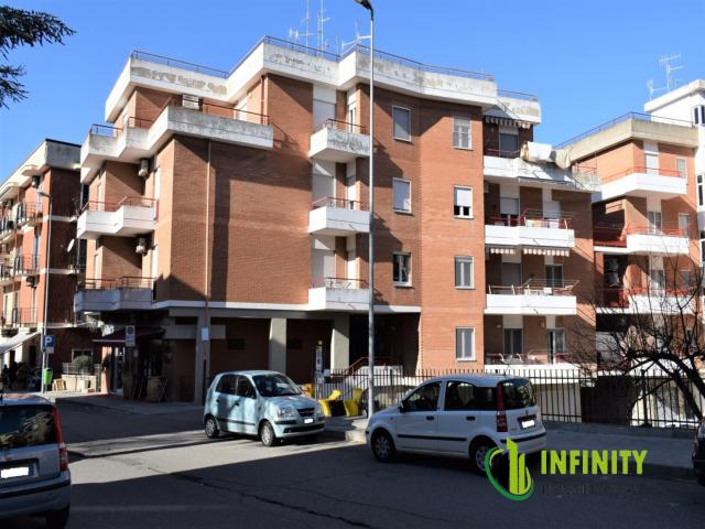 Case - Appartamento di mq 125 circa in via della croce con garage e posto auto