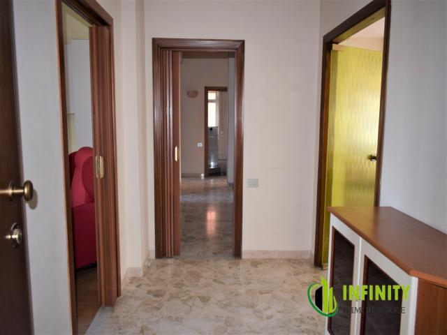 Case - Appartamento di mq 125 circa in via della croce con garage e posto auto