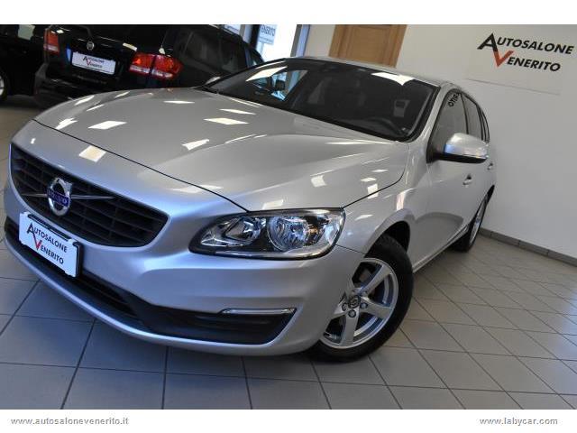 Auto - Volvo v60 d2 'eco' momentum