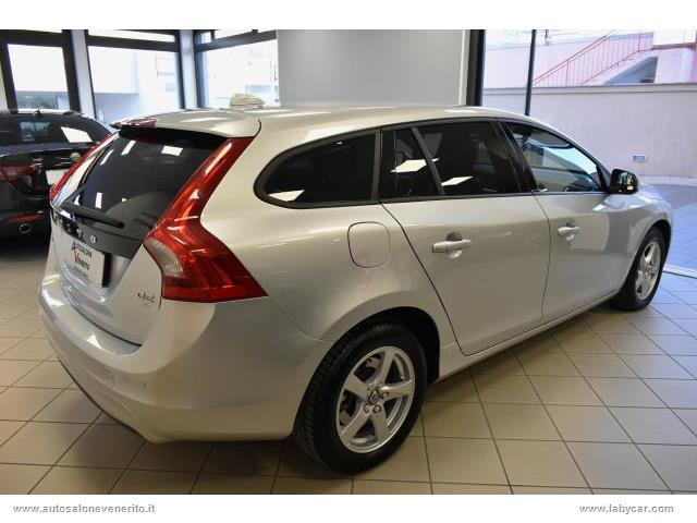 Auto - Volvo v60 d2 'eco' momentum