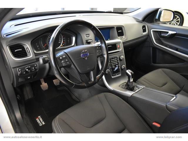 Auto - Volvo v60 d2 'eco' momentum