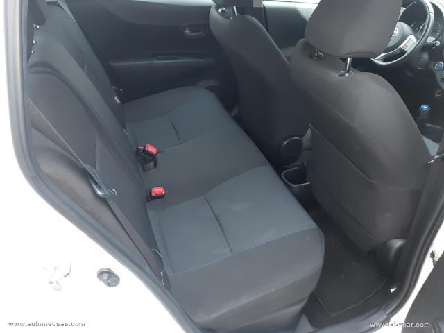Auto - Toyota yaris 1.5 hybrid 5p. style