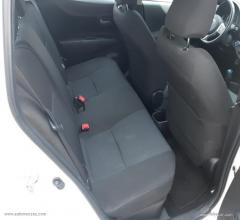Auto - Toyota yaris 1.5 hybrid 5p. style