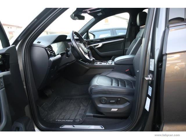 Auto - Volkswagen touareg 3.0 tdi black style