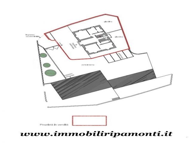 Case - Fabbricato da ristrutturare in vendita a lecco.