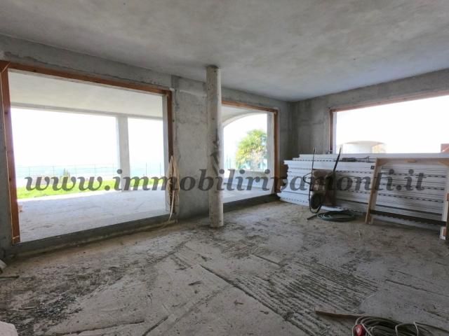 Case - Villa singola in vendita ad oggiono.