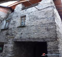 Case - Losine vendesi casa da ristrutturare